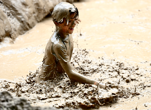 Splashing_Family_Mud_6 (1)