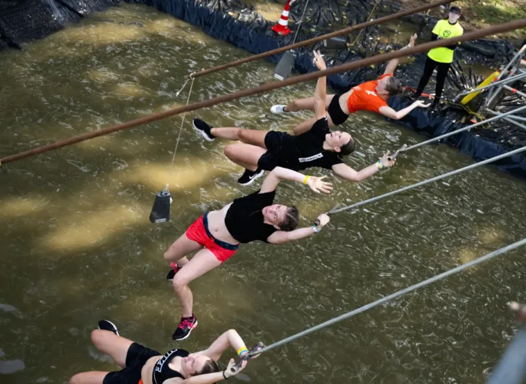 Flying Ragnar obstacle