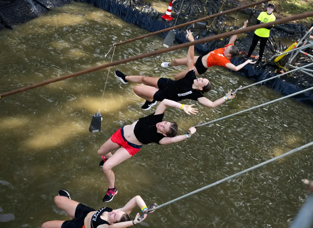 Flying Ragnar obstacle
