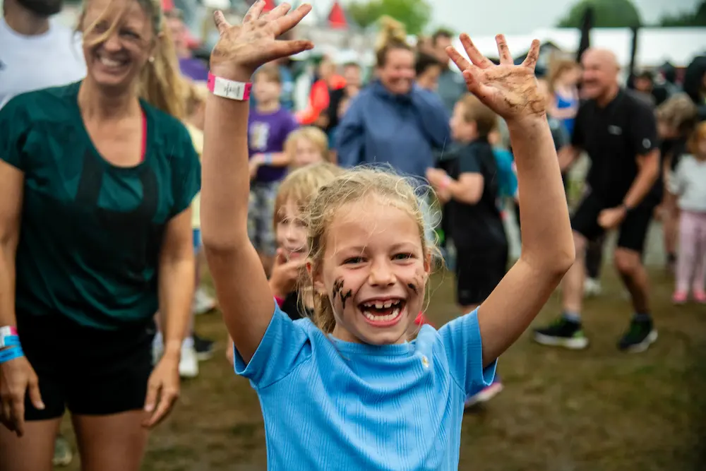 kindje tijdens de family run