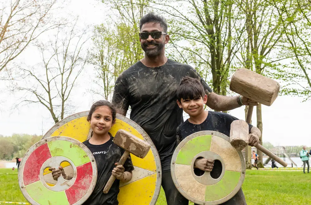 vader met kinderen bij strong viking